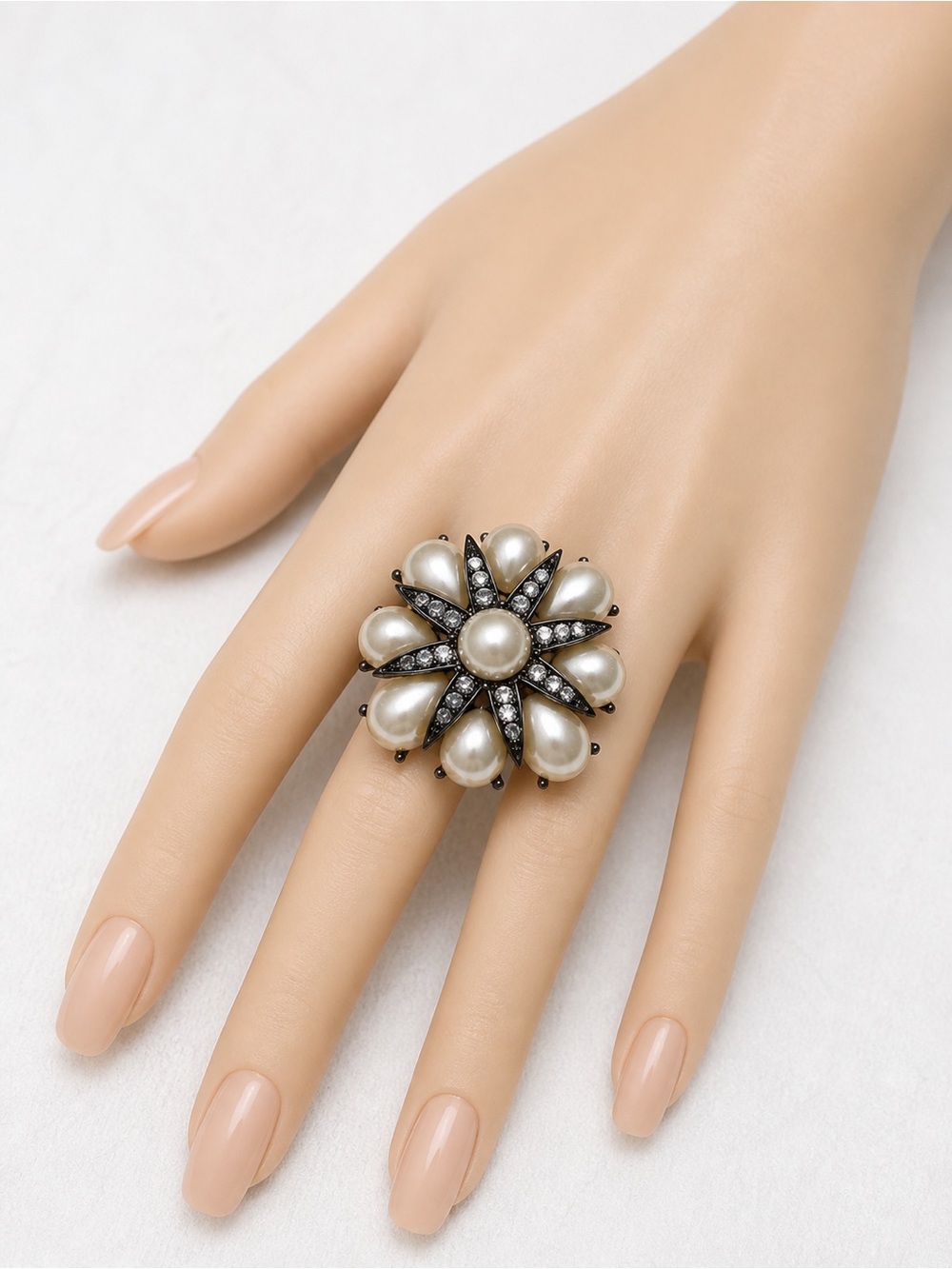 Y2K Charlotte Russe Pearl Rhinestone Flower Statement Ring